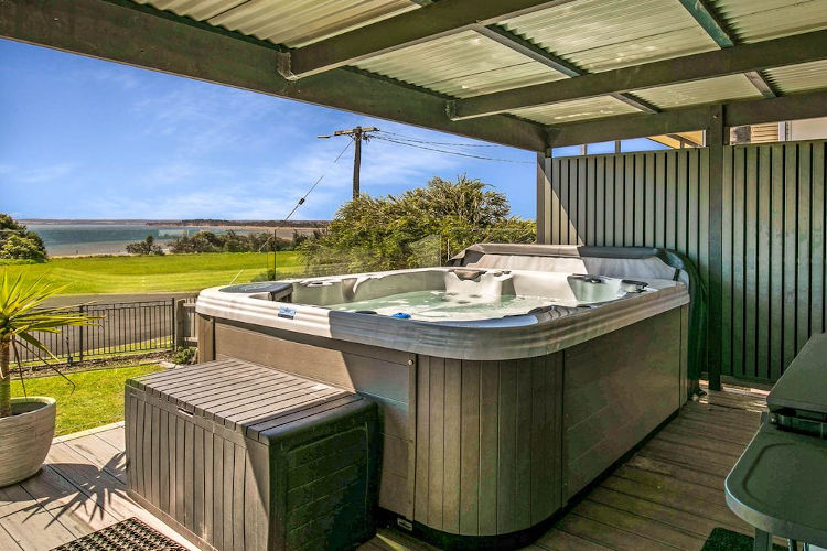 Goku's Shack, Coronet Bay