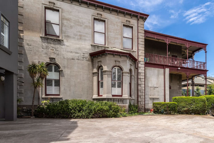 Elwood Manor, Elwood