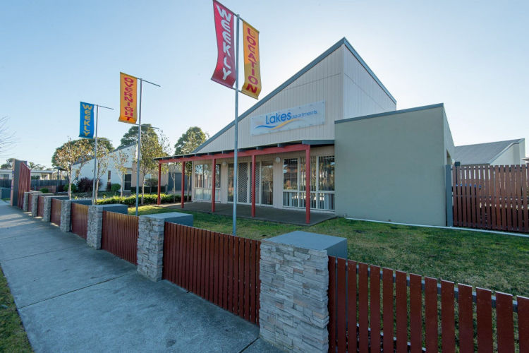 The Lakes Apartments, Lakes Entrance